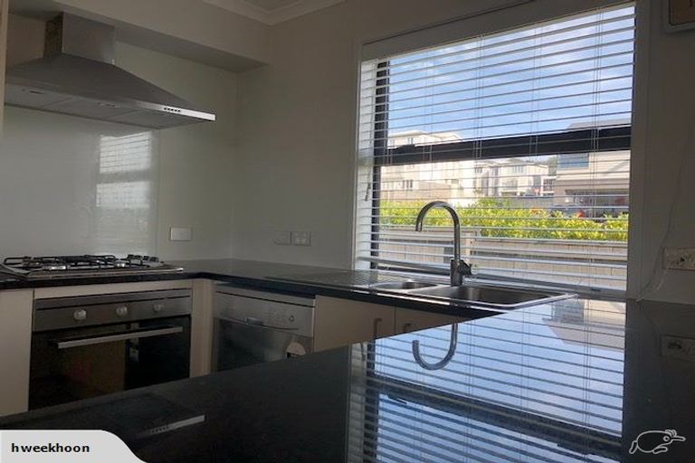 Photo of property in 1 Hirimate Place, Flat Bush, Auckland, 2019
