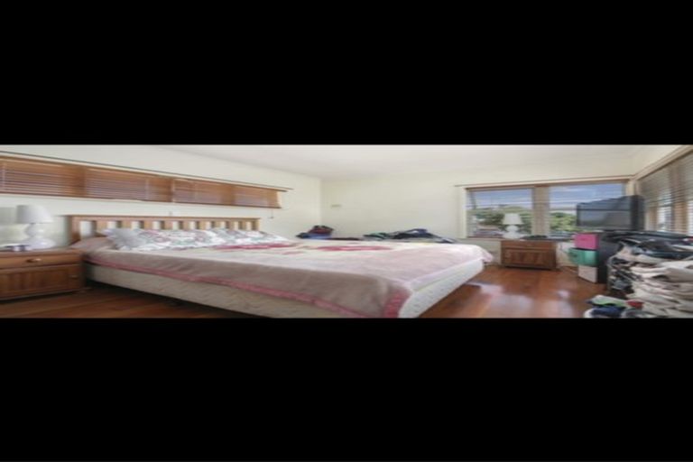 Photo of property in 15 Putini Road, Mangere Bridge, Auckland, 2022