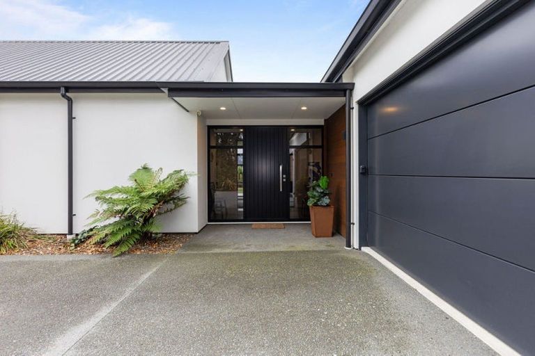 Photo of property in 15 Lake View Terrace, Huntingdon, Ashburton, 7774