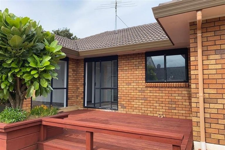 Photo of property in 10 Orangewood Drive, Northpark, Auckland, 2013