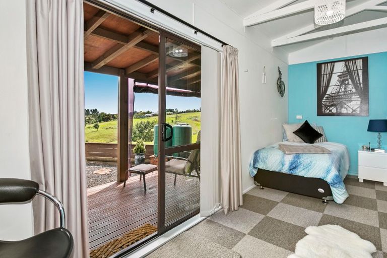 Photo of property in 52 Reid Road, Glenbrook, Waiuku, 2681