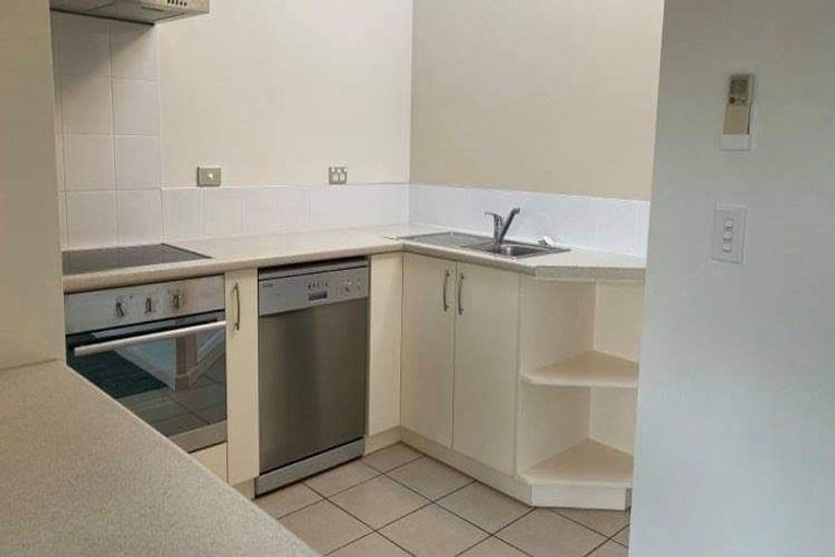 Photo of property in 2/110 Martin Street, Wallaceville, Upper Hutt, 5018