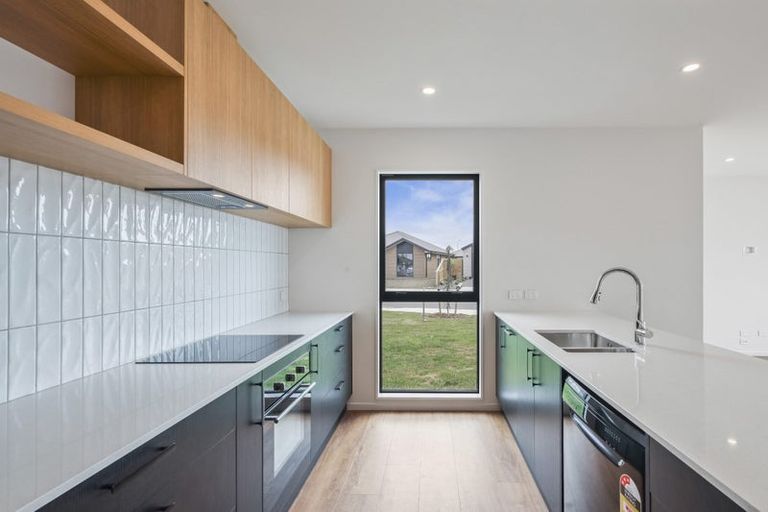 Photo of property in 16 Herridge Street, Woodend, 7691