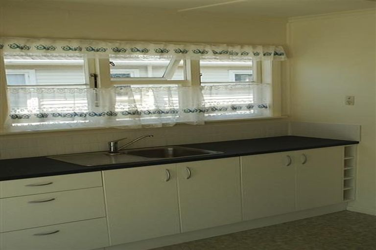 Photo of property in 33 Main Road, Wainuiomata, Lower Hutt, 5014