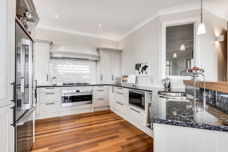 Photo of property in 145 Lake Crescent, Hamilton Lake, Hamilton, 3204