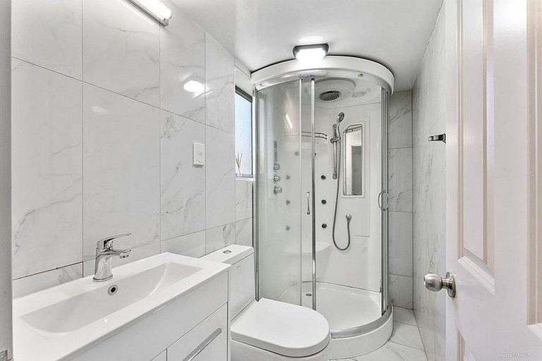 Photo of property in 18 Pistachio Place, Goodwood Heights, Auckland, 2105