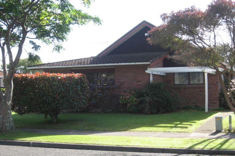 Photo of property in 16 Mcenroe Grove, Naenae, Lower Hutt, 5011