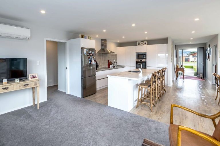 Photo of property in 28 Feist Street, Carterton, 5713