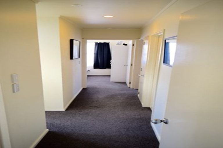 Photo of property in 2/45 Charlotte Street, Stanmore Bay, Whangaparaoa, 0932