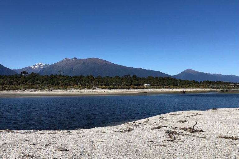 Photo of property in 17 Fox Moth Drive, Haast, 7886