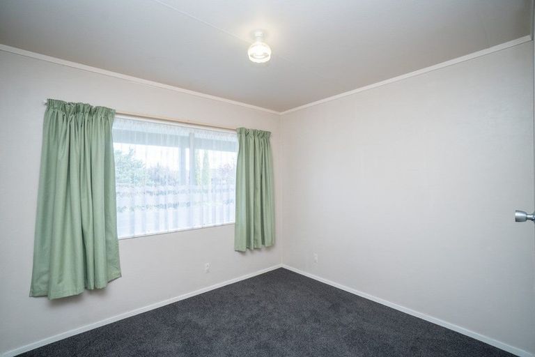 Photo of property in 25a Rosedale Crescent, Cloverlea, Palmerston North, 4412