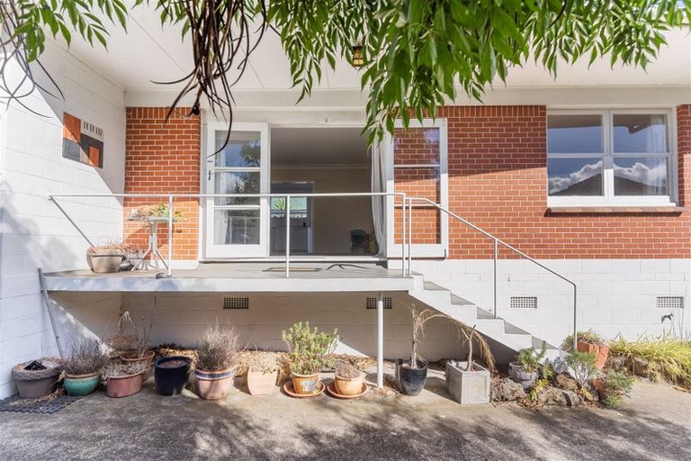 Photo of property in 2/14 South Street, Papakura, 2110