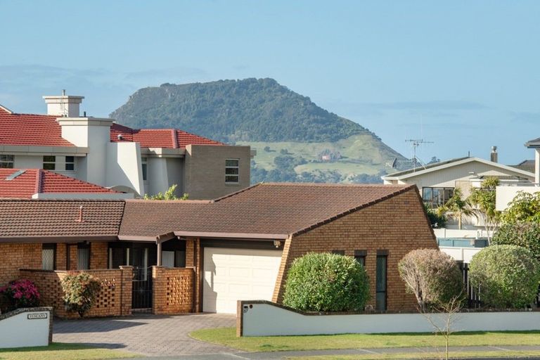 Photo of property in 39 Clivedene Street, Matua, Tauranga, 3110