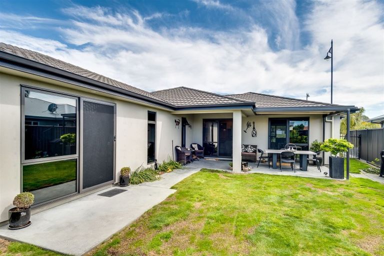 Photo of property in 34 Orotu Drive, Poraiti, Napier, 4112
