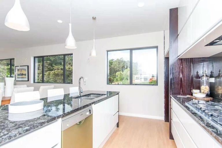 Photo of property in 92 Admirals Court Drive, Greenhithe, Auckland, 0632