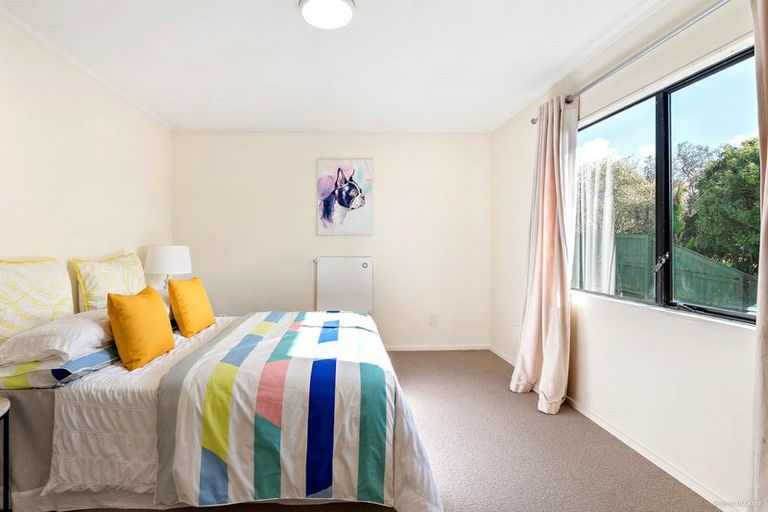 Photo of property in 2/106 Seymour Road, Sunnyvale, Auckland, 0612