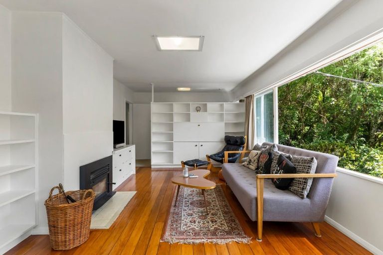 Photo of property in 123 Pinehaven Road, Pinehaven, Upper Hutt, 5019