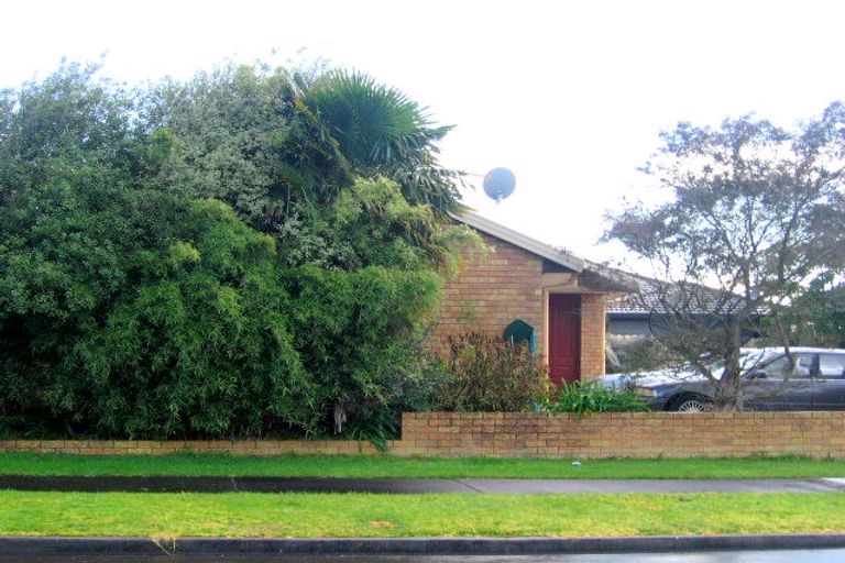 Photo of property in 20 Kenwick Place, Burswood, Auckland, 2013