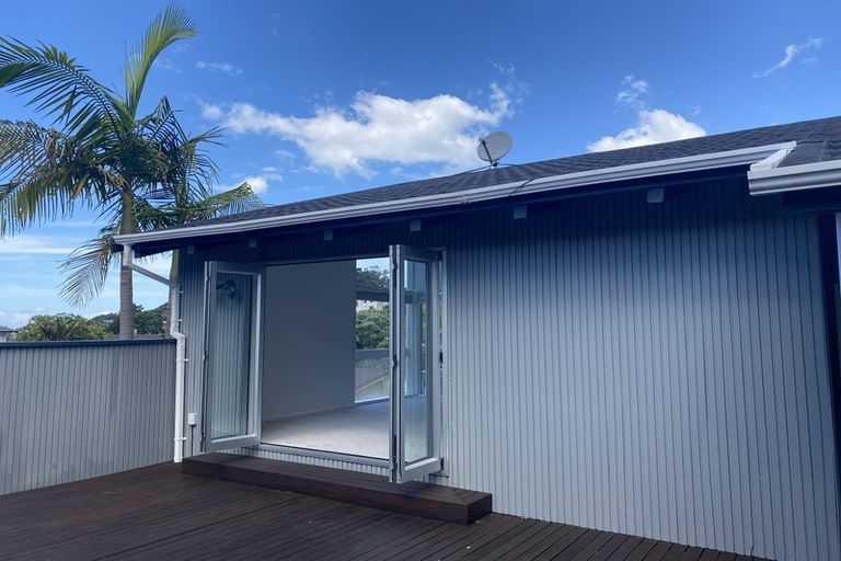 Photo of property in 26 Macnay Way, Murrays Bay, Auckland, 0630