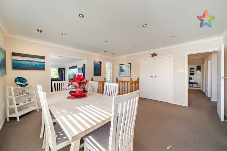 Photo of property in 18 Panorama Grove, Harbour View, Lower Hutt, 5010