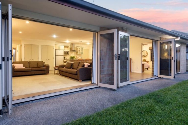 Photo of property in 10 Coles Cove, Papamoa Beach, Papamoa, 3118