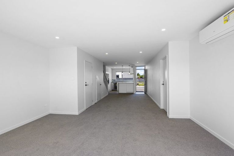 Photo of property in 11 Kakapo Lane, Redwood, Christchurch, 8051
