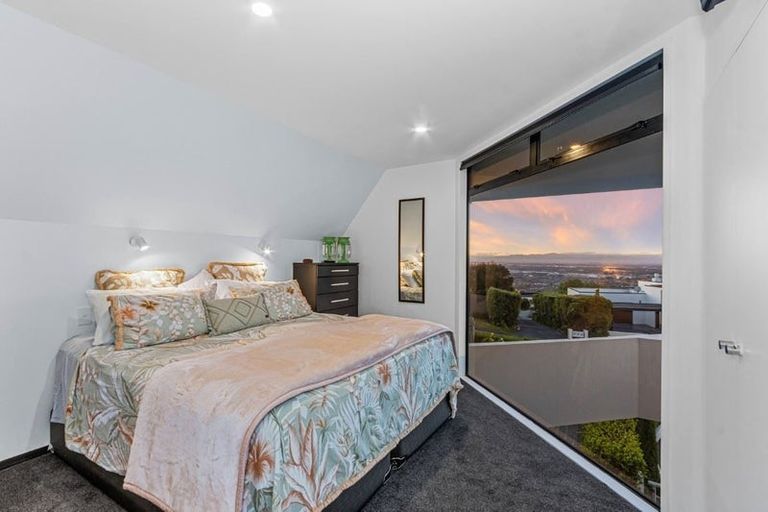 Photo of property in 1/31 Harry Ell Drive, Cashmere, Christchurch, 8022