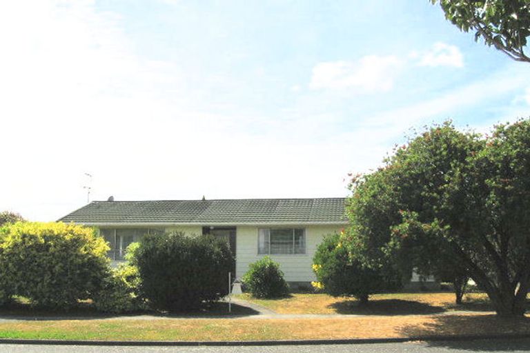 Photo of property in 16 Tacoma Drive, Totara Park, Upper Hutt, 5018