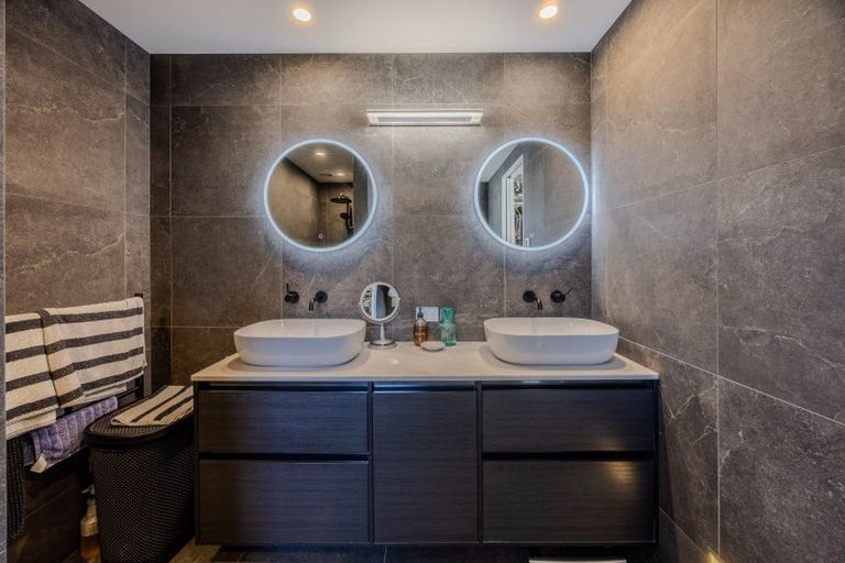 Photo of property in 5 Clearview Street, Wanaka, 9305