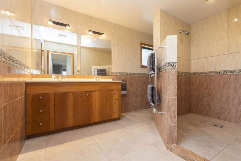 Photo of property in 12 Taunton Green, Papanui, Christchurch, 8052