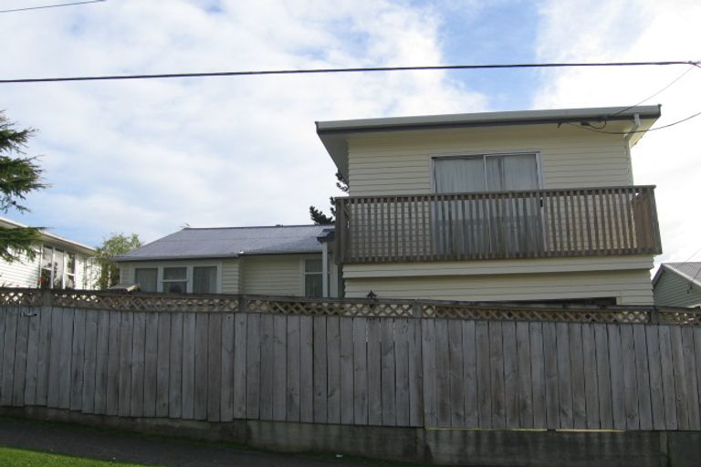 Photo of property in 8 Amundsen Grove, Stokes Valley, Lower Hutt, 5019