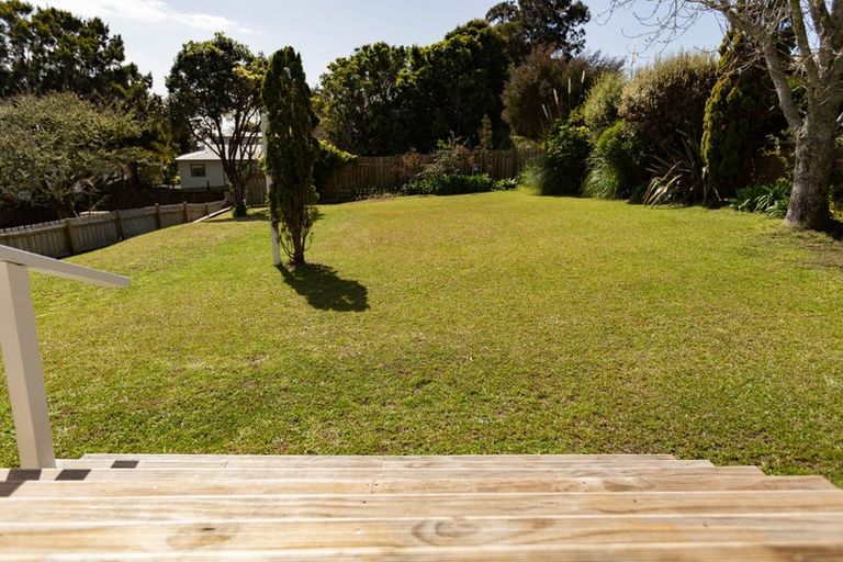 Photo of property in 1396 Whangaparaoa Road, Army Bay, Whangaparaoa, 0930