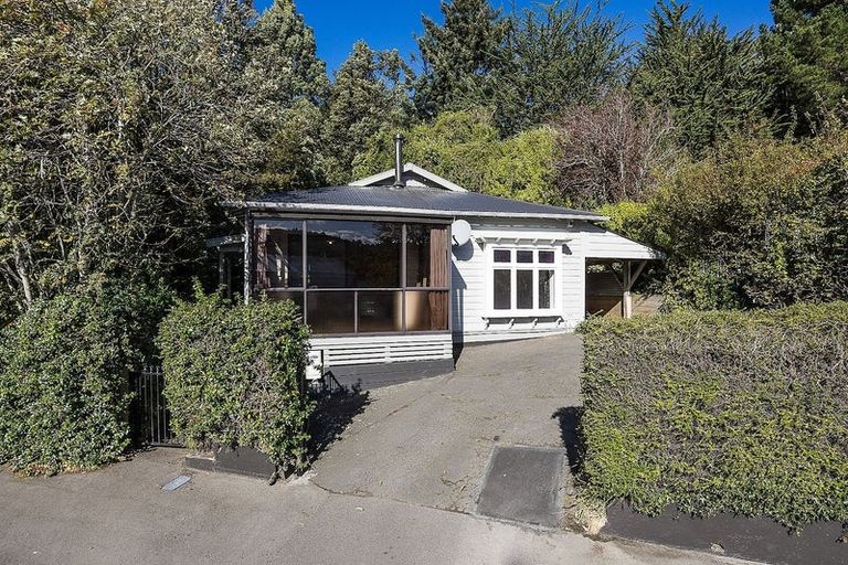 Photo of property in 105 Kaikorai Valley Road, Glenross, Dunedin, 9011