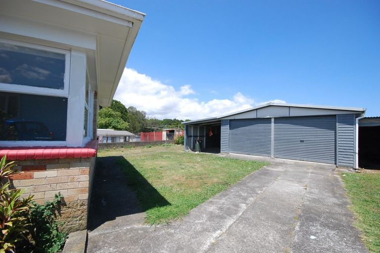 Photo of property in 27 Eddowes Street, Manurewa, Auckland, 2102