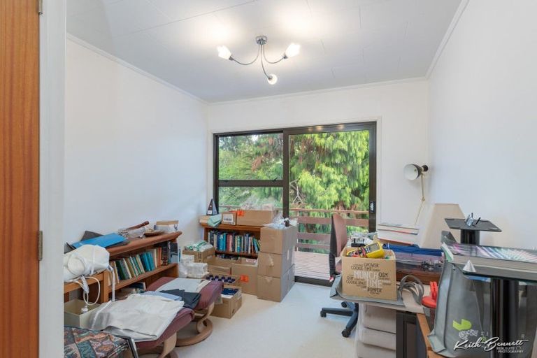 Photo of property in 2a Tiniroa Grove, Silverstream, Upper Hutt, 5019