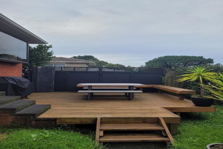 Photo of property in 26a Finlow Drive, Te Atatu South, Auckland, 0610