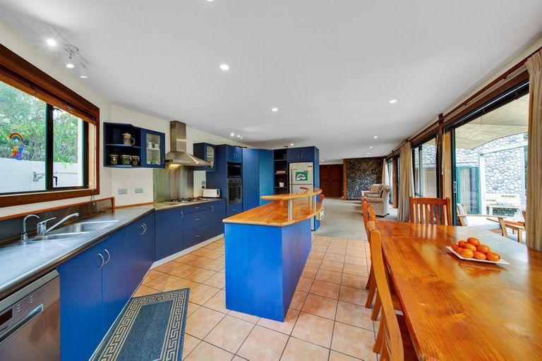 Photo of property in 2 Victoria Road, Omata, New Plymouth, 4374
