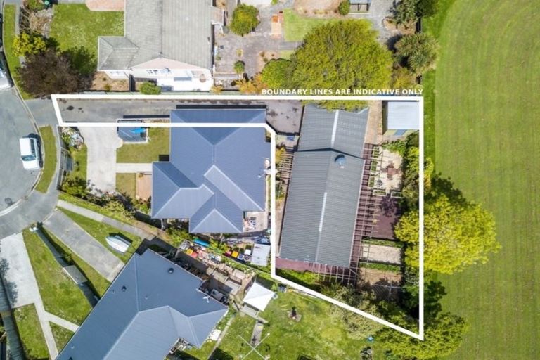 Photo of property in 2/9 Braemar Place, Avonside, Christchurch, 8061