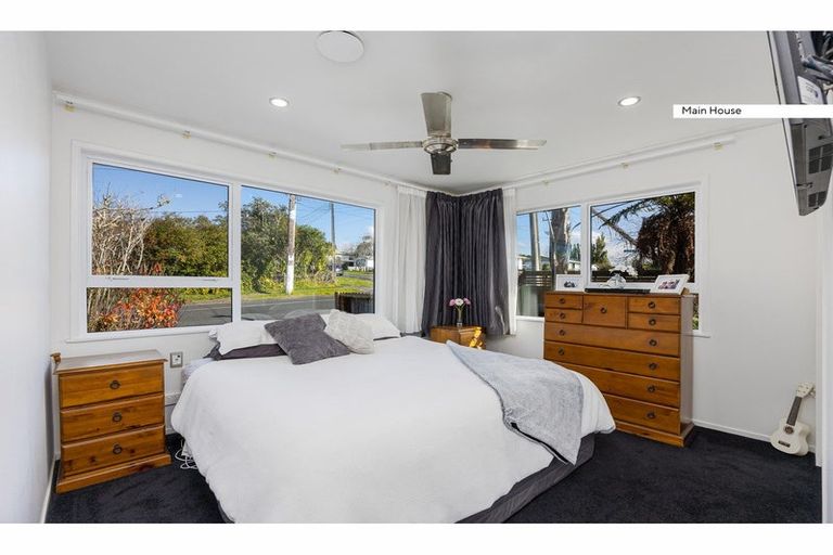 Photo of property in 5 Woodvale Road, Glen Eden, Auckland, 0602