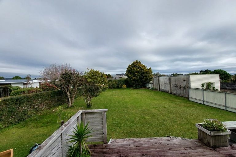 Photo of property in 32 Waimea Street, Westown, New Plymouth, 4310