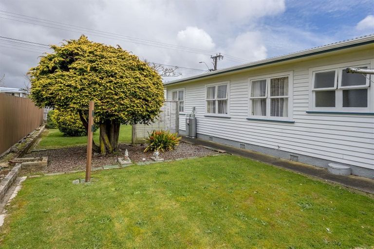 Photo of property in 591 Queen Street East, Levin, 5510