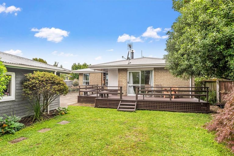 Photo of property in 34 Dunedin Street, Redwood, Christchurch, 8051