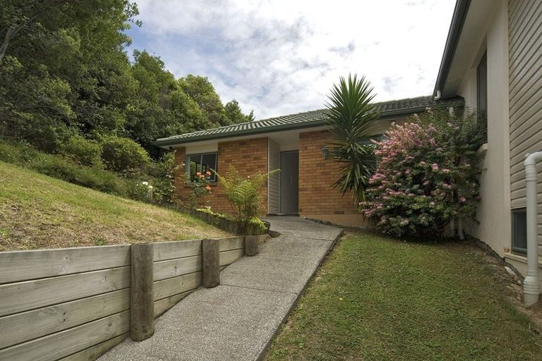 Photo of property in 10 Sherwood Grove, Northcross, Auckland, 0630