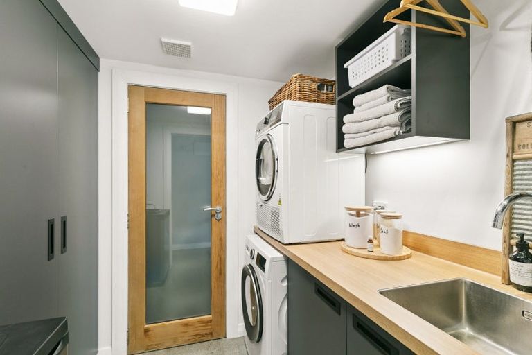 Photo of property in 538 Broadway, Strathmore Park, Wellington, 6022