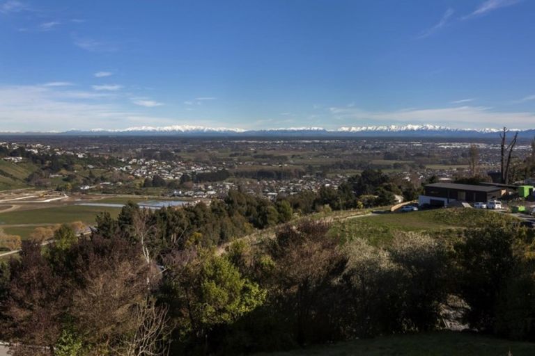 Photo of property in 35 Kiteroa Place, Cashmere, Christchurch, 8022