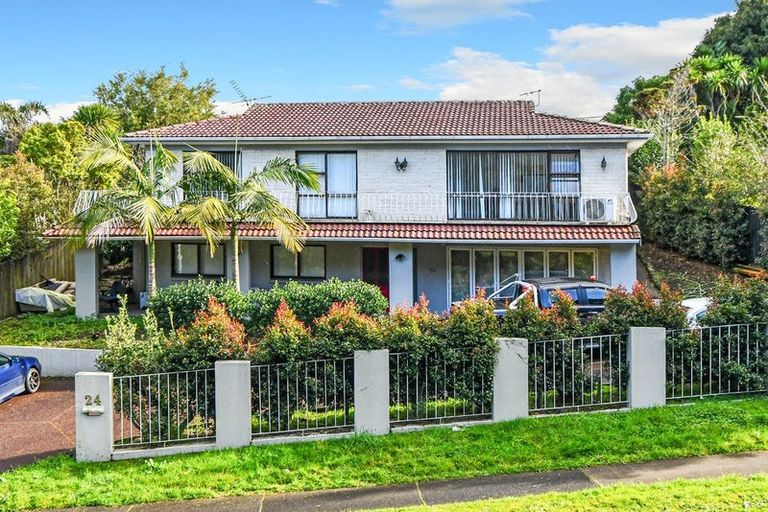 Photo of property in 24 Eugenia Rise, Totara Heights, Auckland, 2105