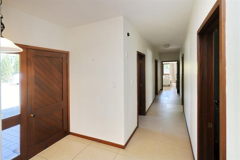 Photo of property in 70b Avonhead Road, Avonhead, Christchurch, 8042