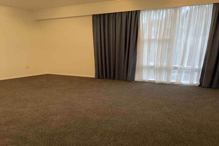 Photo of property in 6 Churton Drive, Churton Park, Wellington, 6037