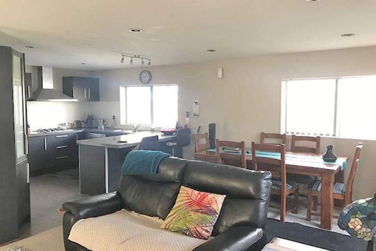 Photo of property in 39 Riverglade Parkway, Te Atatu South, Auckland, 0610