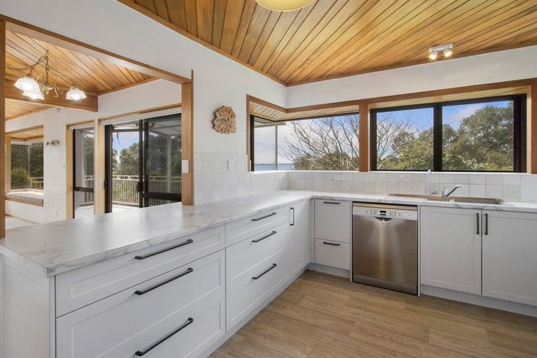 Photo of property in 20 Giles Way, Tanners Point, Katikati, 3177